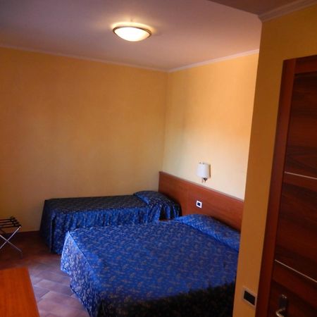 Albergo Dei Leoni Monterotondo (Lazio) Quarto foto