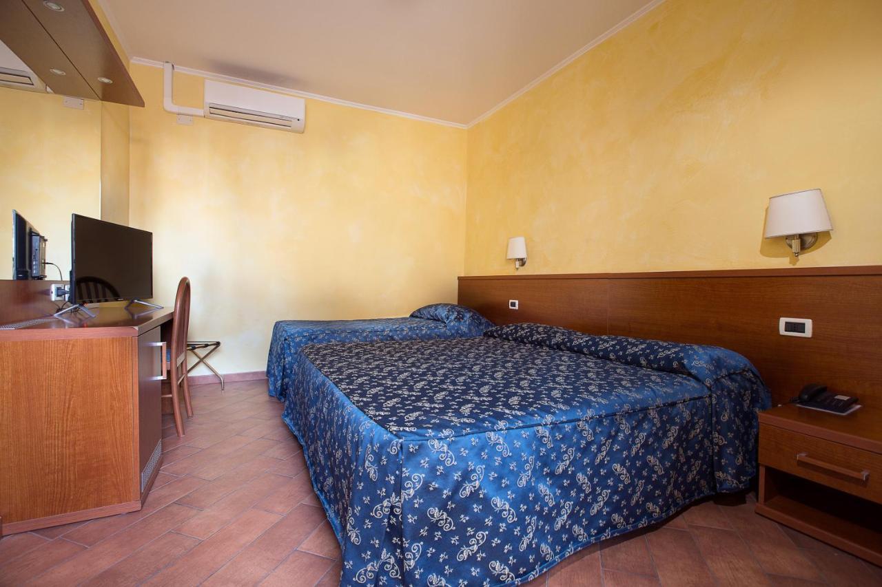 Albergo Dei Leoni Monterotondo (Lazio) Exterior foto