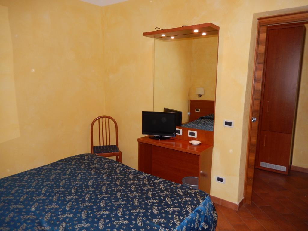 Albergo Dei Leoni Monterotondo (Lazio) Exterior foto